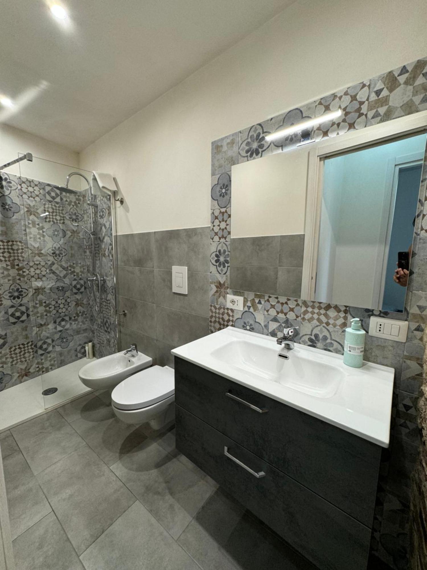 Olinad Rooms Кастелбуоно Екстериор снимка